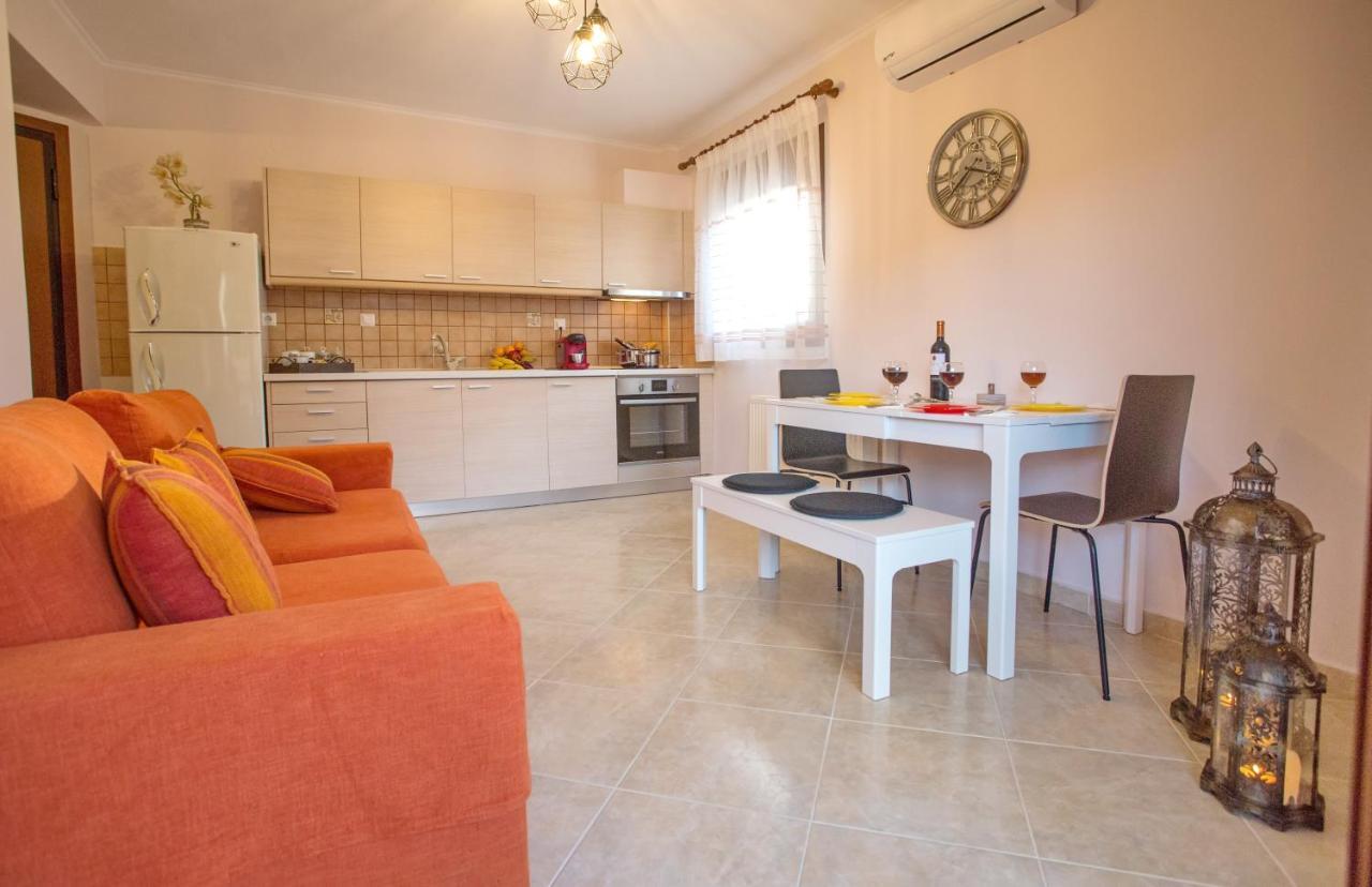 Konstantina & Evgenia Deluxe Apartament